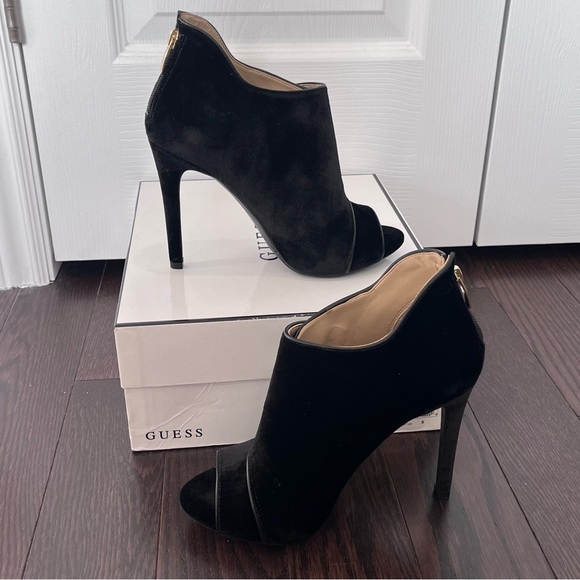 Guess | Woman’s Heel - Picture 6 of 8